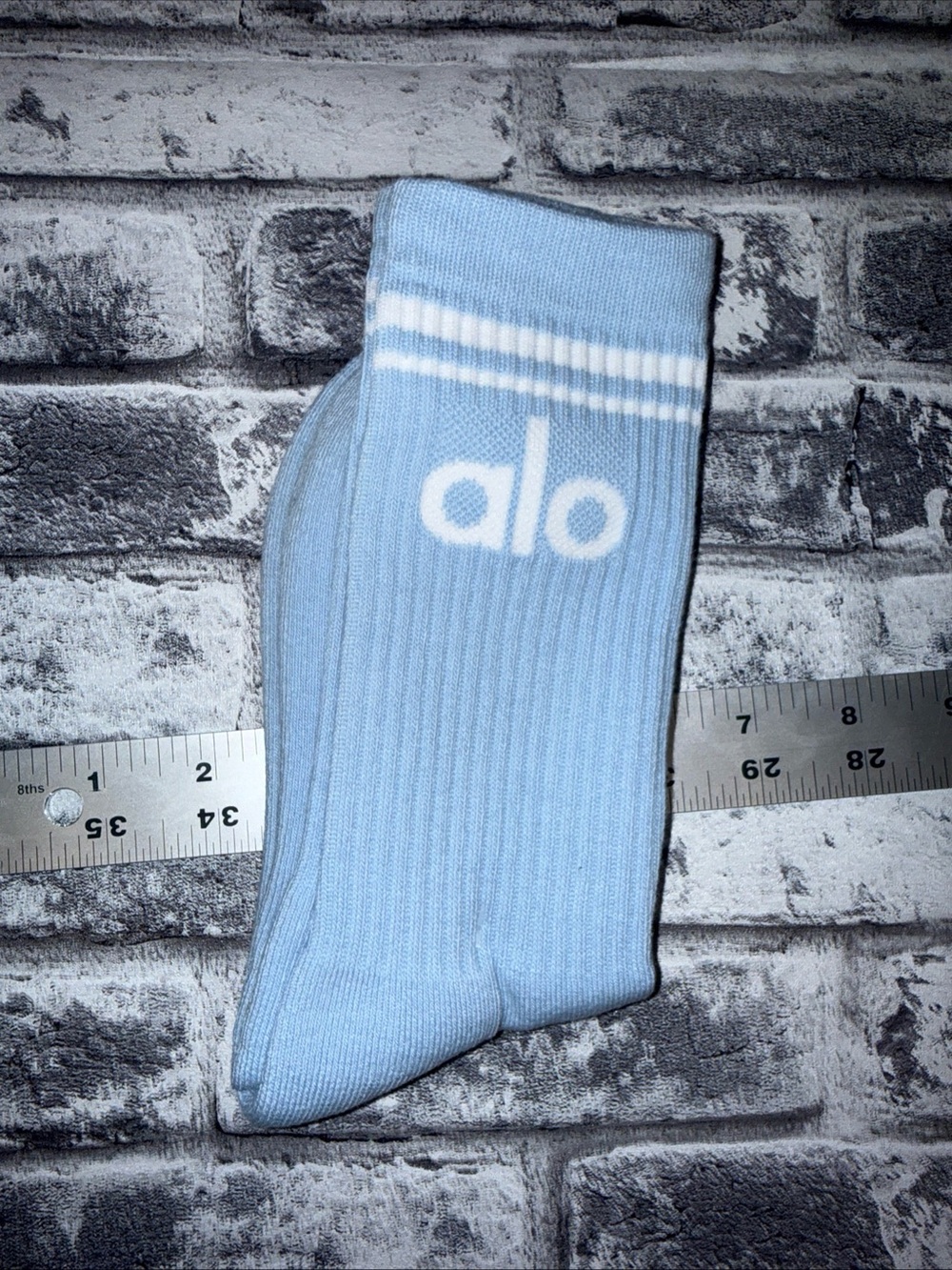 Alo Unisex Throwback Light Blue Socks - Crew Socks - Yoga